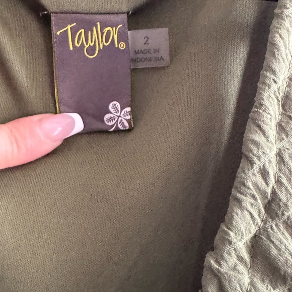 Green maxi dress. Stretchy. - Picture 5 of 5